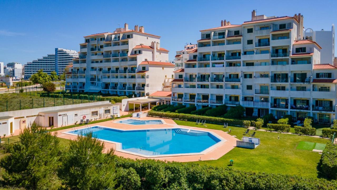 2Bdr Duplex W Ac & Pool In Portimao By Lovelystay Extérieur photo